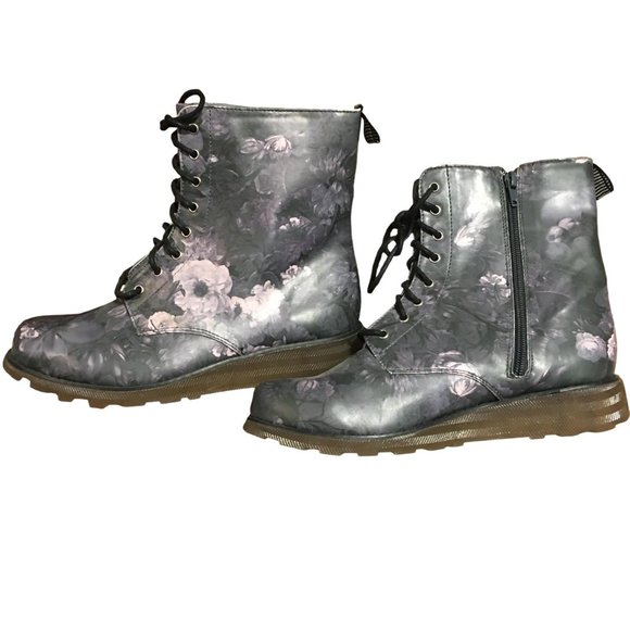 Dolce Vita "Cobain" Gray Floral Boots - Size 9 NWT - Picture 2 of 7
